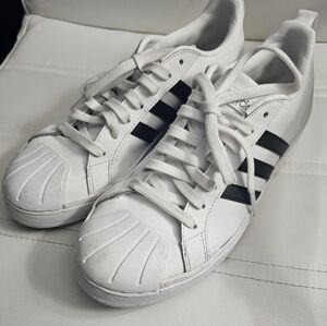 Women's Adidas Gym Shoes. Size 9. Black and White.